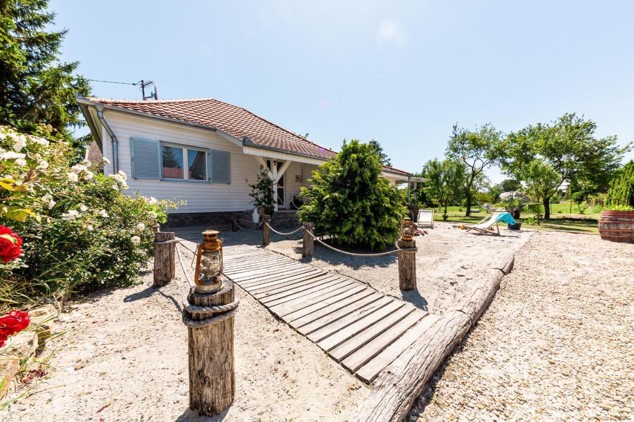 Berrybay Holidayhome Balatonkeresztur Exterior photo