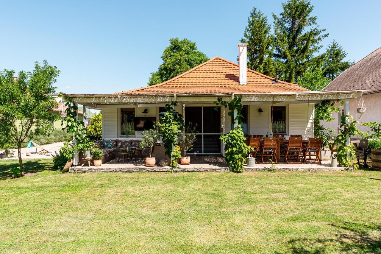 Berrybay Holidayhome Balatonkeresztur Exterior photo